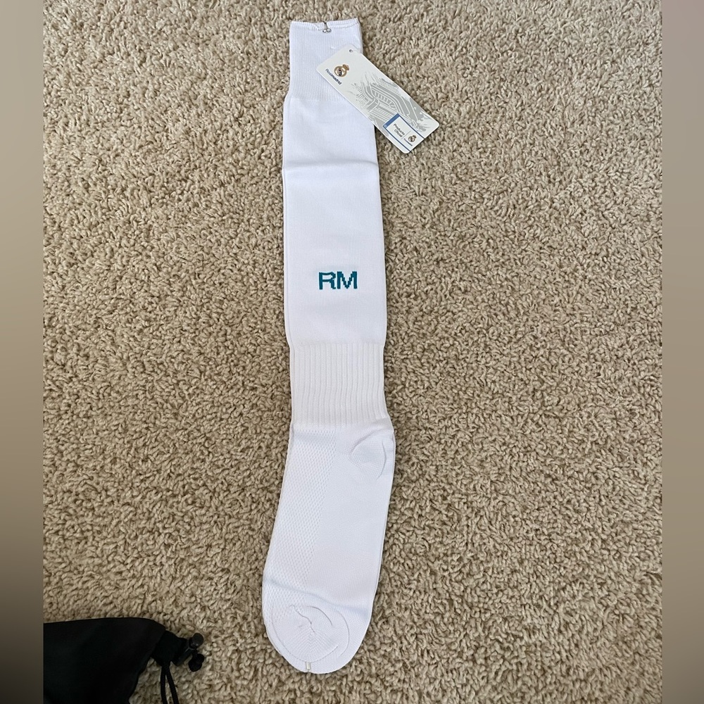Brand New Réal Madrid Soccer Socks - size 3